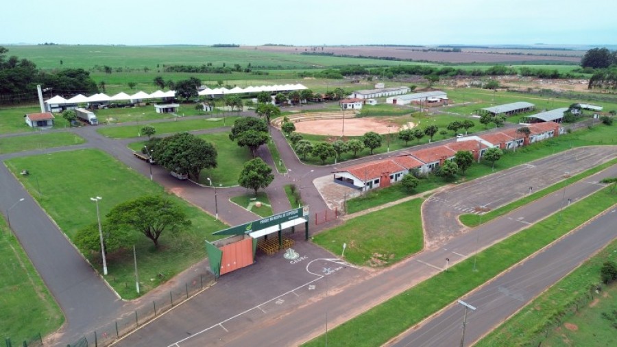 Começa a montagem do Pavilhão do Agricultor em Naviraí Começa a montagem do Pavilhão do Agricultor em Naviraí